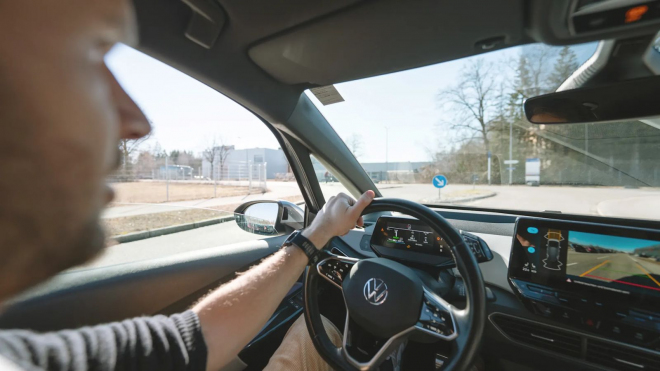 ADAC upozorňuje na přehlížený, velmi nebezpečný aspekt moderních aut, tiší zabijáci se z nich stanou jako nic