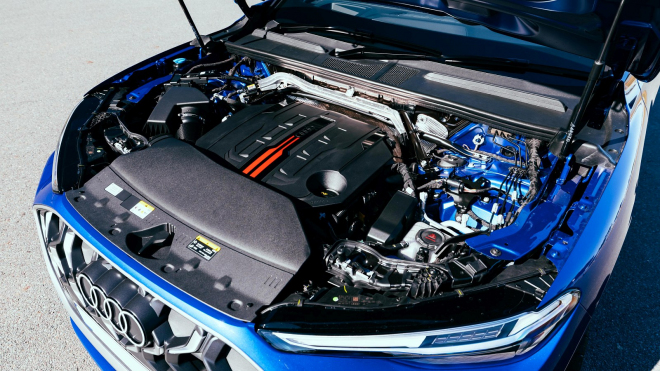 Audi nachytali při testech ostrého modelu, jaký tu ještě nebyl. A bude to asi nejhlubší dno, na které si kdy sáhlo