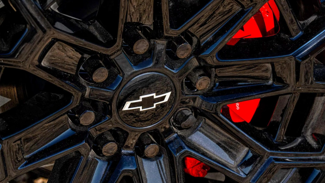 Brembo muselo pro nová těžká osobní auta vyvinout nejvýkonnější brzdy historie. Jménem připomenou &bdquo;Bóbika&rdquo;, je to ale docela jiný kalibr