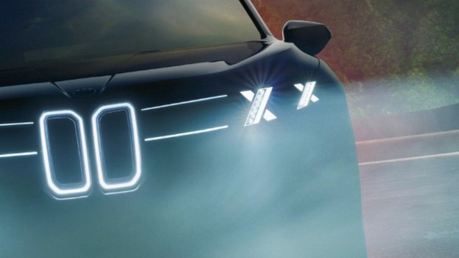 BMW poprvé ukázalo tvář nové X5 a je to něco. Nese kříž za každou tunu své hmotnosti a ještě něco k tomu