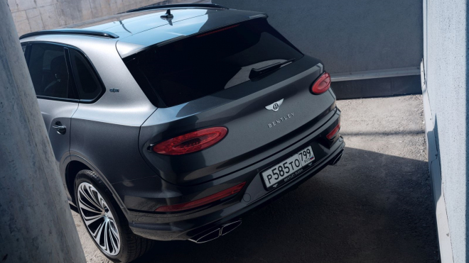 Sank... co? Rusové letos kupují víc luxusních aut od Audi, BMW, Mercedesu a spol. než před válkou, prodeje raketově rostou