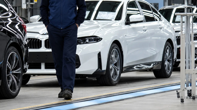 BMW unikla podoba razantně přepracované řady 5, sama automobilka ji omylem ukázala v materiálu k úplně jinému autu