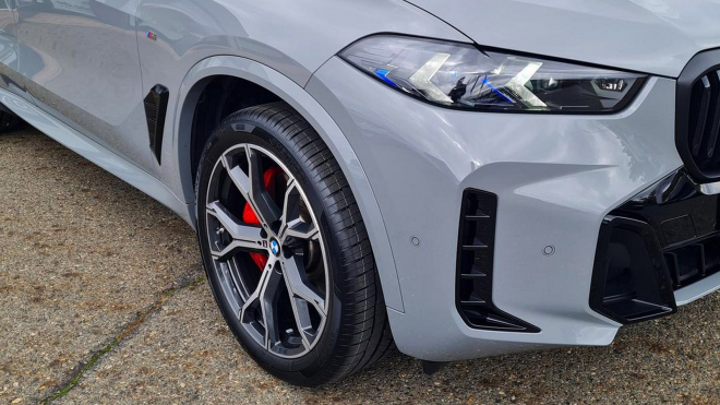 Někdo si koupil dieselové BMW v ikonické barvě ze vzorníku ostrých Audi, bizarní spojení fanouškům motá hlavu