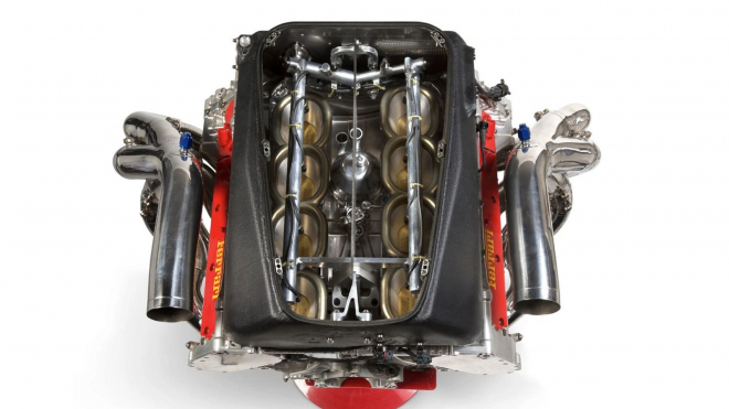 Týmy Formule 1 kapitulují pod tíhou zmaru, většina z nich souhlasí s návratem motorů V8. Mlčí jen &bdquo;obvyklí podezřelí&rdquo;