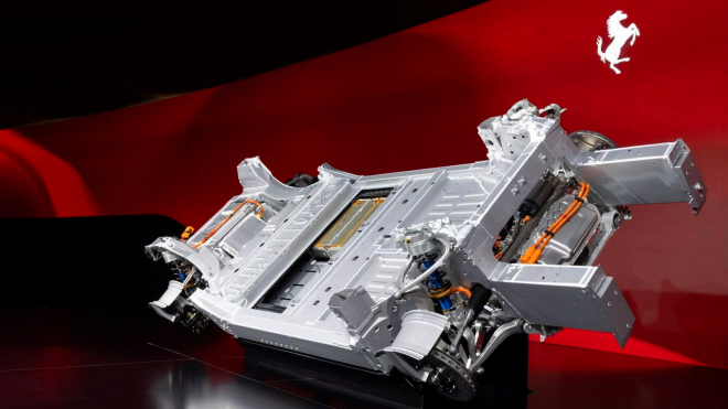 První elektrické Ferrari je nesmysl od pohledu. Jen baterie bude vážit 625 kg, na hmotnost auta se radši ani neptejte