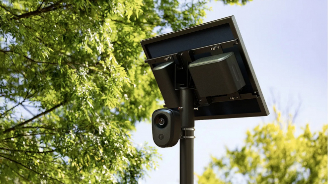 Důchodce našel originální cestu, jak vyřadit z funkce dopravní kamery policie, aniž by se jich dotkl. Dočkal se okamžité podpory okolí