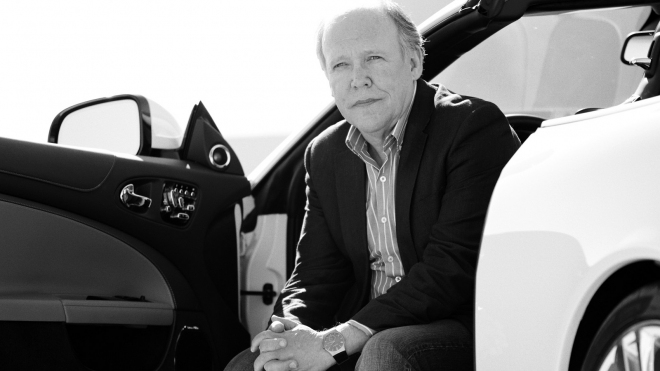 Jaguar zrušil vývoj tří nových aut, aby udělal místo pro jeden elektromobil, říká bývalý šéfdesignér. Ten nový skončil