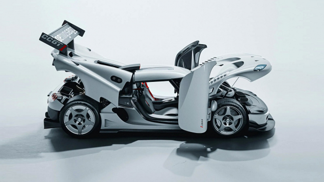 Koenigsegg po 18 letech dokončil auto, se kterým mu zakázali závodit. Místo na okruhy ho posílá na silnice