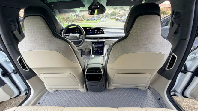 Masivní ztráta hodnoty elektrických aut nikdy nekončí. 2,2 milionu fuč za 35 tisíc km je další masakr, navíc u jakého modelu?