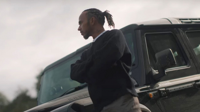 Ani Lewis Hamilton možná nezachrání kdysi nadějnou britskou automobilku, v problémech propouští desítky procent zaměstnanců