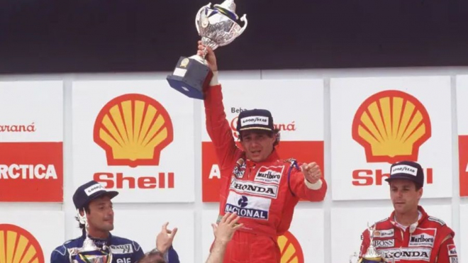 Ef-jednička, ve které Ayrton Senna vybojoval asi nejtěžší vítězství své kariéry, je na prodej. Cena poletí do stratosféry