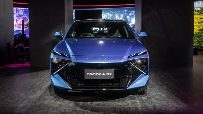 Číňané začínají v Evropě prodávat své &bdquo;Lamborghini z Lidlu&rdquo;. Při jeho ceně to bude hit, i Dacia je dražší