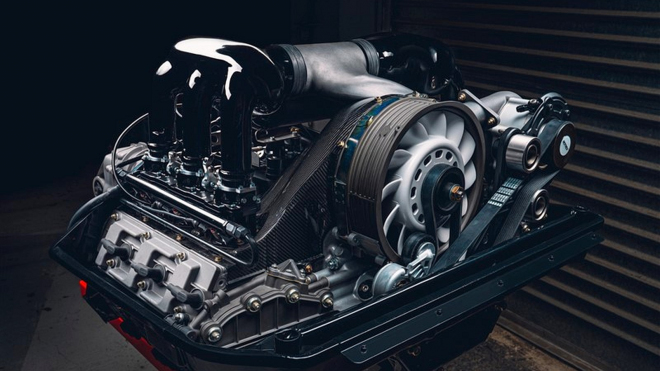 Britové upravili motor vzduchem chlazeného Porsche 911 tak, že točí 11 tisíc otáček. Je to ďábelský stroj, takhle zní v akci