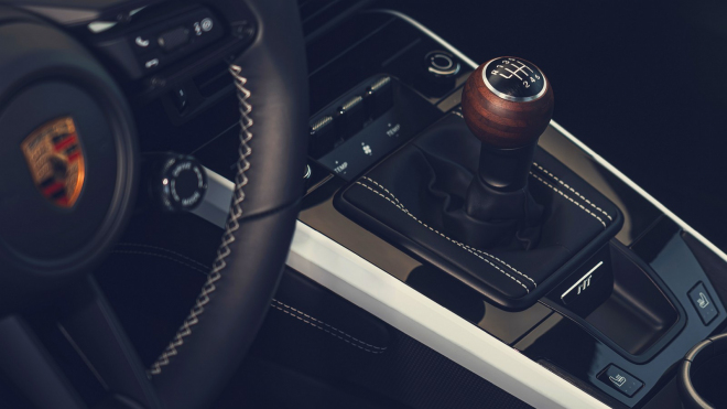 Porsche přiznalo, že zájem o manuály se na něj už chvíli valí ze všech stran, chce je až 80 procent lidí. Přesto až teď jedná a přemýšlí co dál