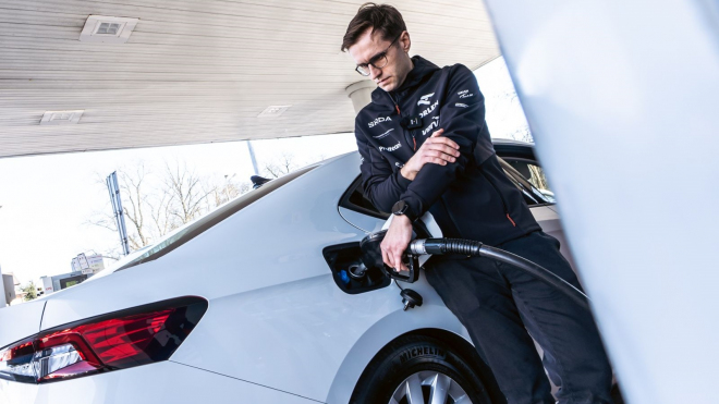 Dieselová Škoda Superb dostala od Němců v testu skvělé vysvědčení, ani všechny předsudky nedokázaly zastínit její přednosti