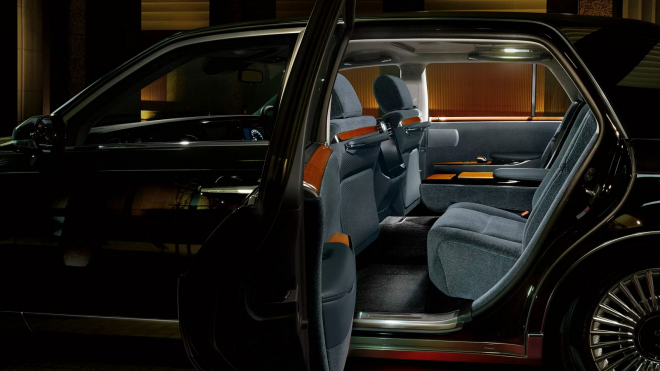 Toyota prodává auto, které vypadá, jako by přijelo rovnou z 80. let. Je to ale moderní vůz. A teď dostal další modernizaci