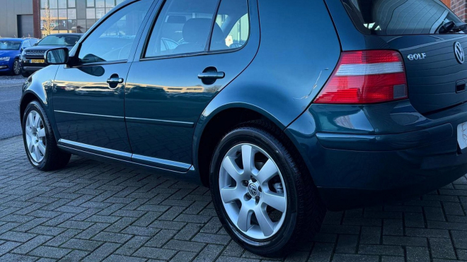 K mání je nenápadný poklad bazarů, dodnes nejetý VW Golf IV s legendárním motorem 1,9 TDI PD po 1. majiteli
