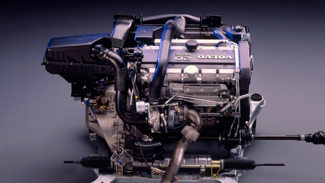 Volvo nemá kde vyrábět spalovací motory, i když pohání naprostou většinu jeho aut. Továrny na ně prodalo nebo předělalo