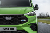 La fourgonnette la plus célèbre de Ford reçoit des réglages d'usine, elle ressemble maintenant à une spéciale de rallye - 19 - Ford Ranger et Transit MS-RT 2024 premier kit de 19