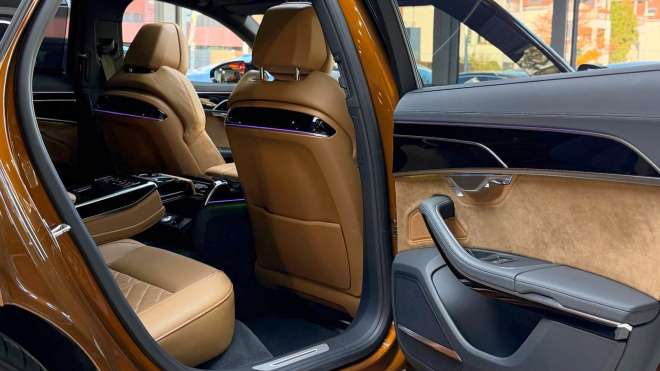 Stále aktuální a asi nadobro poslední Audi A8 se potichu dělalo s motorem V8 TDI, i krásné nejeté kousky dnes koupíte za cenu Škody