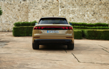 Audi met en production les feux révolutionnaires promis, ils combinent les meilleures technologies d'aujourd'hui. Et avec eux, un moteur V8 - 11 - Audi Q8 SQ8 2023 facelift 11