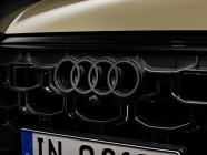 Audi met en production les feux révolutionnaires promis, ils combinent les meilleures technologies d'aujourd'hui. Et avec eux, le moteur V8 - 13 - Audi Q8 SQ8 2023 facelift 13