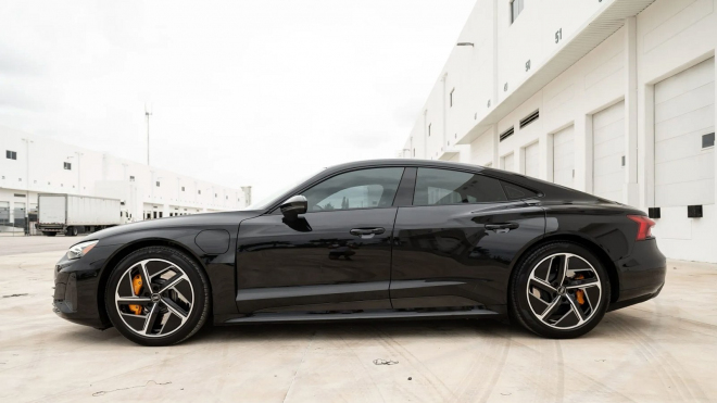 Kupci sourozence elektrického Porsche teprve poznávají, co je to bolest, majitel tohoto auta přišel o 2 miliony během 21 tisíc km