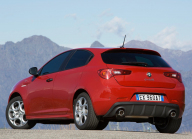 En fait, la seule Alfa Romeo moderne bien vendue dans les bazars n'attire pas, plus elle est bon marché - 5 - Alfa Romeo Giulietta ojetracina ilustracni foto 05