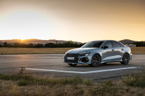 Audi n'offrira plus de nouvelles voitures à combustion interne d'ici 2,5 ans, même si elle affirme que les clients s'intéressent de plus en plus aux voitures à combustion interne - 1 - Audi RS3 Performance 2022 first set 04