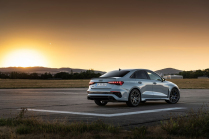 Audi en aura fini avec les nouvelles voitures à combustion interne dans 2,5 ans, même si elle dit que les clients sont fous des voitures à combustion interne - 2 - Audi RS3 Performance 2022 first kit 06