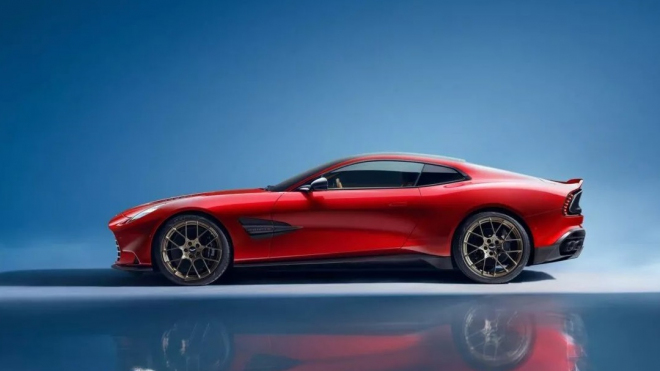 Aston Martin Vanquish je zpátky jako ten správný mix elegance a agrese, jeho motor jde proti běhu dějin