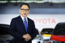 Toyota développe de nouveaux moteurs à combustion interne et affirme que les voitures électriques ne décolleront pas 