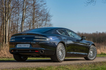 L'une des voitures familiales de luxe les plus rapides de l'histoire peut être achetée au prix d'une Skoda Superb après quelques années - 4 - Aston Martin Rapide 2011 vente pas cher 04
