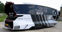 Un bus sans chauffeur à l'allure bizarre circule déjà à Prague, son rythme soulève de nombreuses questions - 2 - Aurrigo Auto-Shuttle 2023 première photo 04