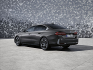 La nouvelle BMW 5 ne trompe pas les clients et les laisse choisir, mais sa hauteur et son apparence suscitent des passions - 2 - BMW Série 5 2023 official kit 02