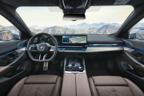 La nouvelle BMW 5 ne trompe pas les clients et permet de choisir, mais sa taille et son allure suscitent les passions - 14 - BMW Série 5 2023 Official Set 14