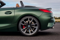 BMW s'est surpassé et a compris que la transmission manuelle est une mine d'or aujourd'hui. Dans un emballage aux noms cocasses, elle vous coûtera cher dans la Z4 - 5 - BMW Z4 M40i 2024 transmission manuelle 05