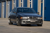 Quelqu'un a mis plus d'un demi-million de miles sur la légendaire BMW M5 E39, maintenant elle peut être la vôtre pour pas cher - 2 - BM M5 E39 2002 522 tkm 2024 sale 02