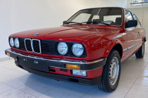 A ce jour, personne ne veut de la toute nouvelle et légendaire BMW 3 E30, le propriétaire a dû faire une remise de plus d'un million de CZK - 3 - BMW 323i E30 1985 nove auto sale 03