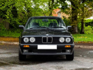 Une BMW 3 génération E30 encore indécrottable vendue aux enchères pour 383 000 euros, grâce à sa version - 1 - BMW 316i E30 1991 vente 01