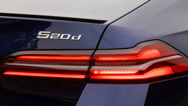 BMW déclare que la moitié des gens achèteront la nouvelle Série 5 avec une motorisation électrique, le diesel ayant une part de 55 % jusqu'à présent.