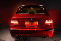 Quelqu'un a enfermé une BMW neuve dans un garage climatisé pendant 20 ans, elle se vend maintenant quatre fois plus cher - 7 - BMW M5 E39 2003 nejete sale 07