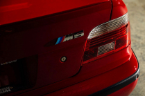 Quelqu'un a enfermé une BMW neuve dans un garage climatisé pendant 20 ans, elle se vend maintenant quatre fois plus cher - 9 - BMW M5 E39 2003 nejete sale 09