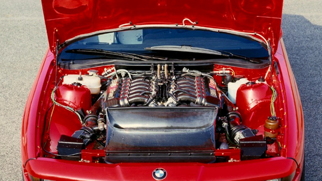 BMW vrátilo život mnichovskému Ferrari, 640koňové dělo zařízlo na prahu výroby