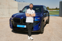 Les footballeurs du Real ont reçu leurs nouvelles BMW gratuitement. Ils ne pouvaient plus choisir librement, mais la voiture électrique n'a pas gagné - 5 - BMW Real Madrid 2023 first set 05