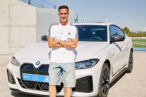 Les footballeurs du Real ont reçu leurs nouvelles BMW gratuitement. Ils ne pouvaient plus choisir librement, mais la voiture électrique n'a pas gagné - 17 - BMW Real Madrid 2023 first set 17