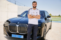 Les footballeurs du Real ont reçu leurs nouvelles BMW gratuitement. Ils ne pouvaient plus choisir librement, mais la voiture électrique n'a pas gagné - 24 - BMW Real Madrid 2023 first set 24