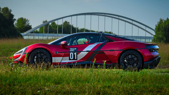 Číňané se svým autem málem pokořili rychlost 500 km/h, jejich stroj je ale poník pro jeden trik