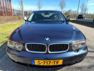 Le luxe pour le prix d'une Fabia de base : une nouvelle BMW 7 est à vendre, son unique propriétaire l'a conduite lentement à la station-service - 1 - BMW 735i 2003 zanovni prodej 01