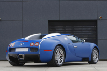 Probabilmente la migliore replica Bugatti Veyron disponibile a 28 milioni di sconto sull'originale, nonostante sia così ridicolmente costosa - 5 - Bugatti Veyron Bleu Centenaire replica ilu 02 in vendita
